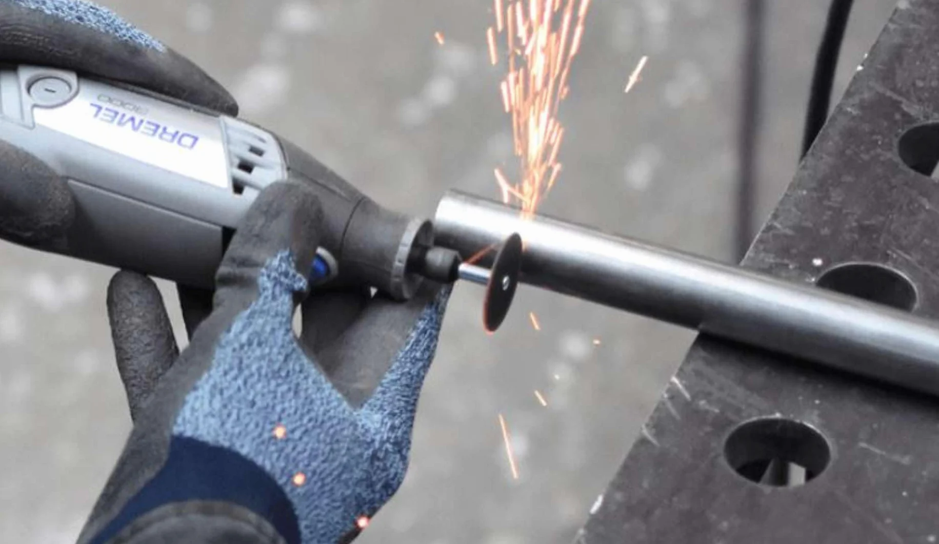 Dremel 540 wytrzymałe tarcze do cięcia – 5 obrotowych akcesoriów o średnicy ostrza 32 mm i głębokiego cięcia 14 mm do cięcia cegły, metalu, marmuru, plastiku i innych twardych materiałów
