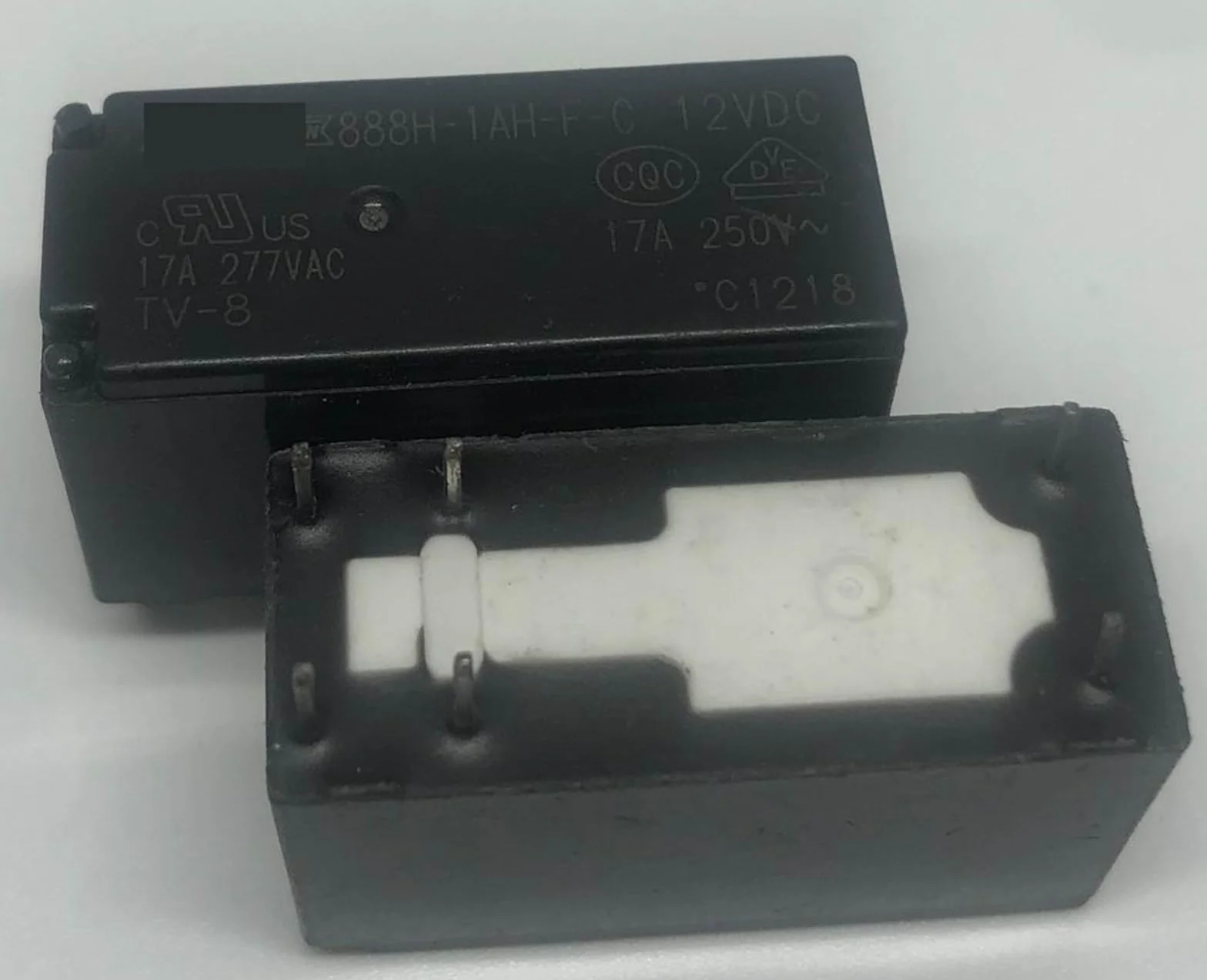 Przekaźnik 12 V DC 6-pinowy 888H-1AH-FC
