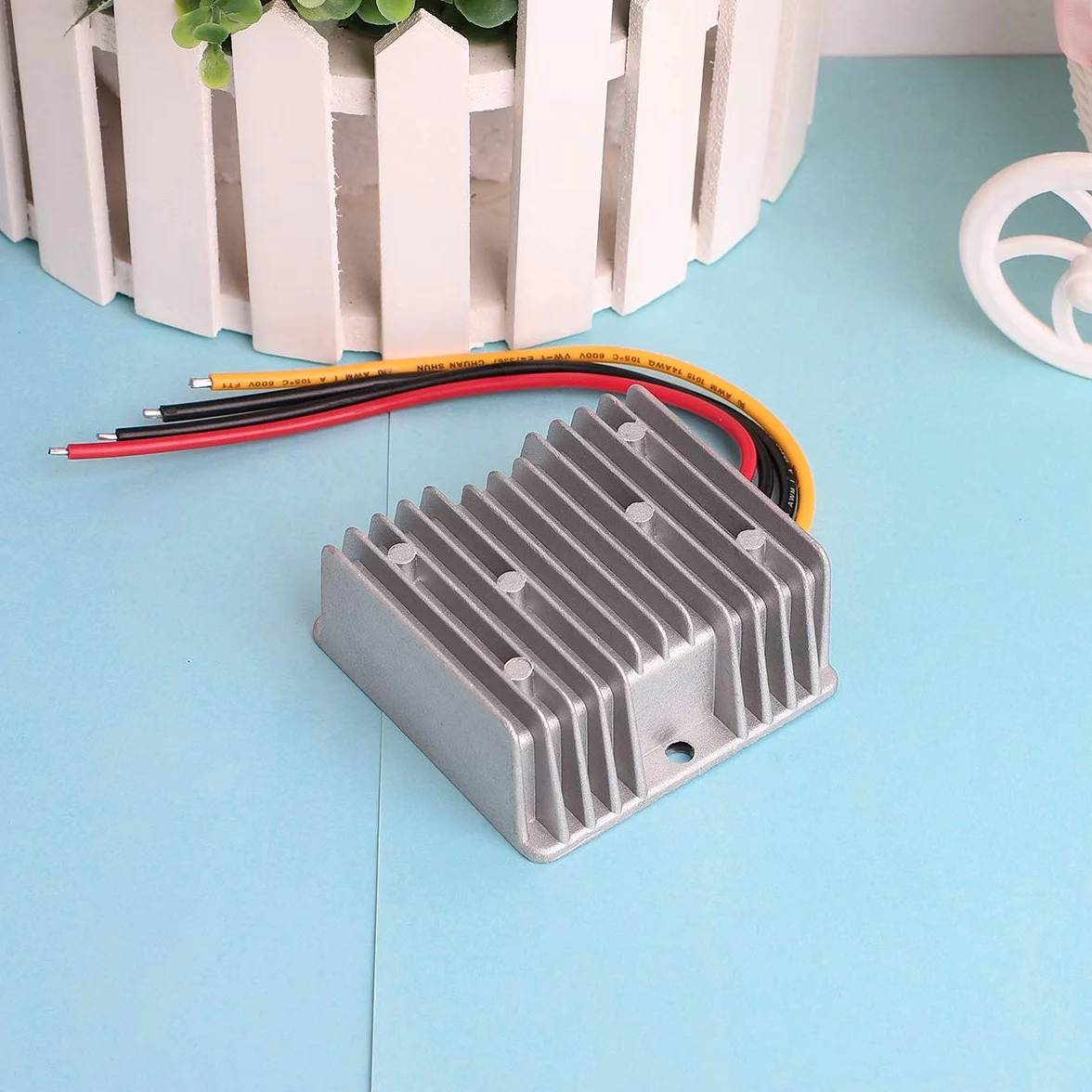 HOMELYLIFE Reduktor napięcia DC automatyczny konwerter buck Boost DC 8 V-40 V do 12 V 6 A 72 W regulator Step Down Up wodoodporny moduł transformator do wózka golfowego