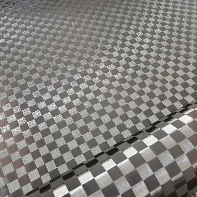 Tkanina z prawdziwego włókna węglowego 50 x 100 cm 12k 200 g 8 x 8 mm rozciągliwa gładka duża kratka